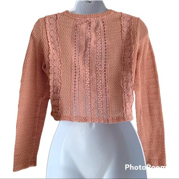 Charlotte Russe Women's Cropped Long Sleeve Blouse - Picture 3 of 8